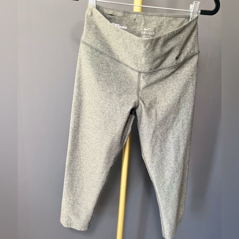 Nike dri fit capri